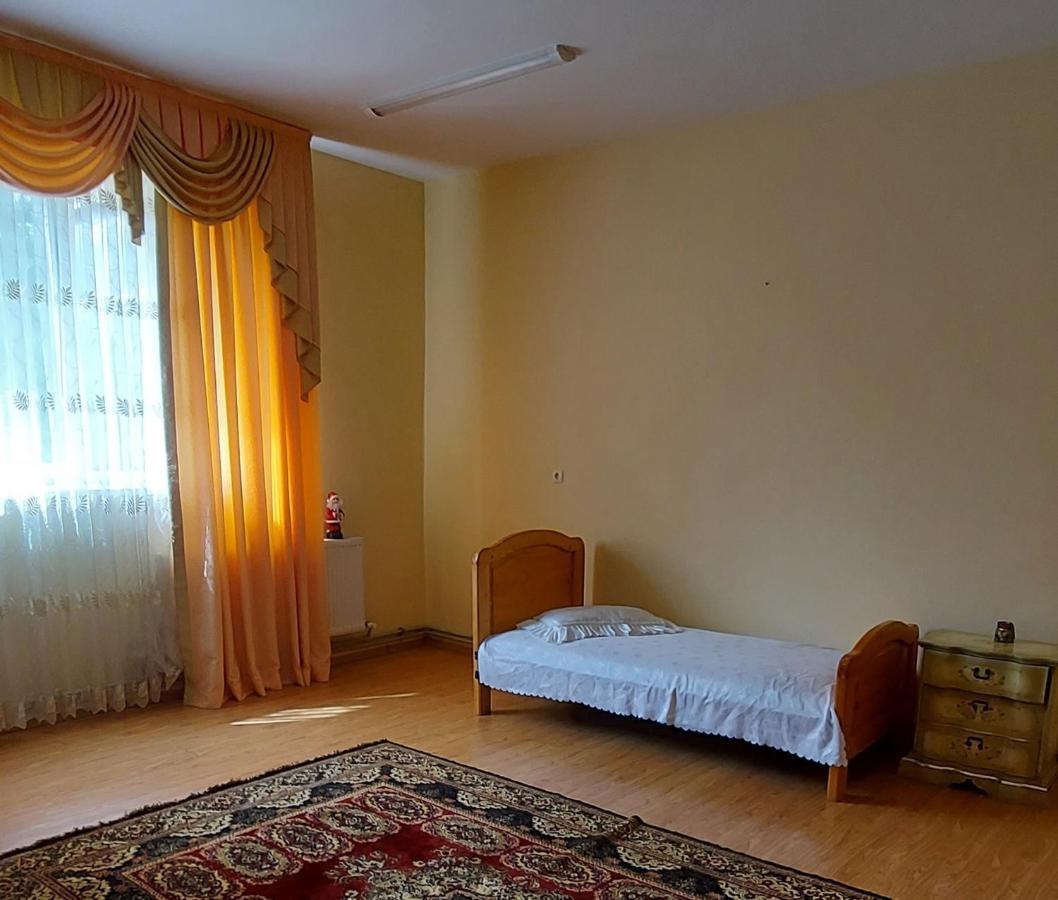 Hotel Bb Student Chust Zewnętrze zdjęcie